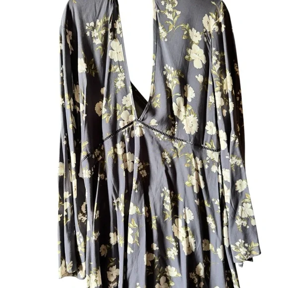 O'Neill flowy Floral Backless Dress - Picture 3 of 11